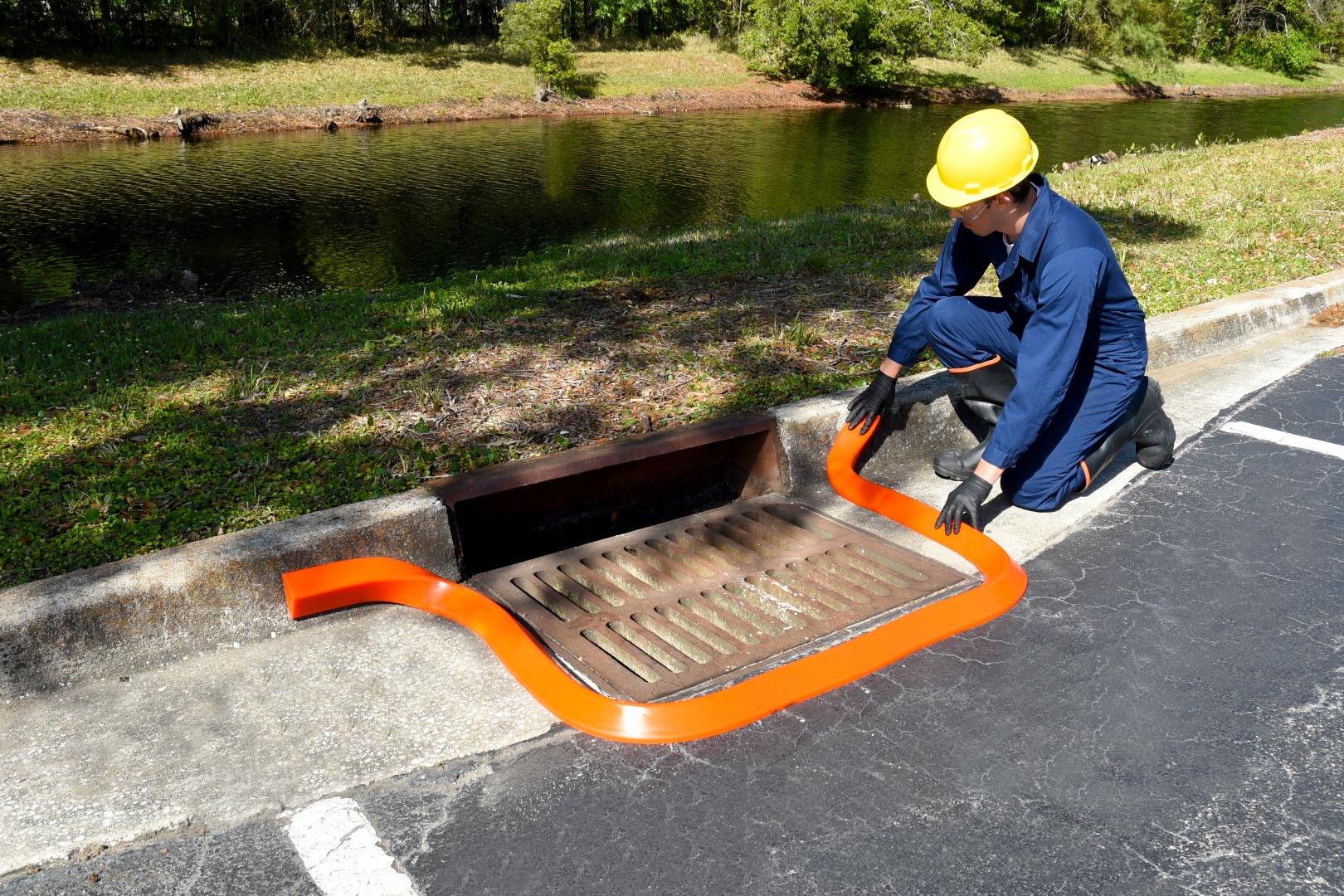 product Justrite® 28406 Maintenance Spill Berm, 4 ft L x 4 ft W x 4 in H, PVC Coated Fabric