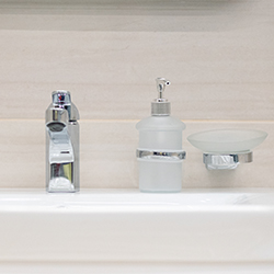 Sinks & Sink Accessories