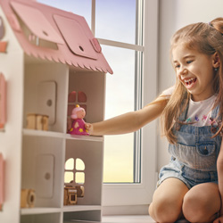 Dolls & Dollhouses