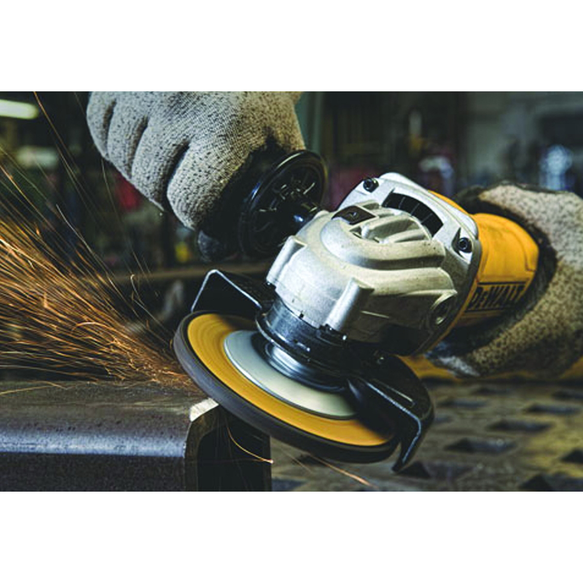 DeWALT DWE402 Small Angle Grinder, 11 A, 5/8-11 Spindle, 4-1/2 in Dia Wheel, 11,000 rpm Speed - 3