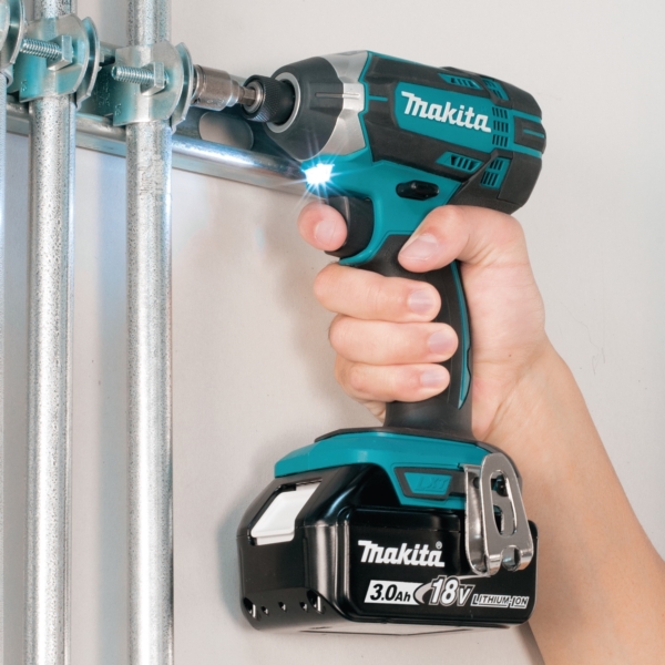 Makita XDT111 Impact Driver Kit Battery Included 18 V