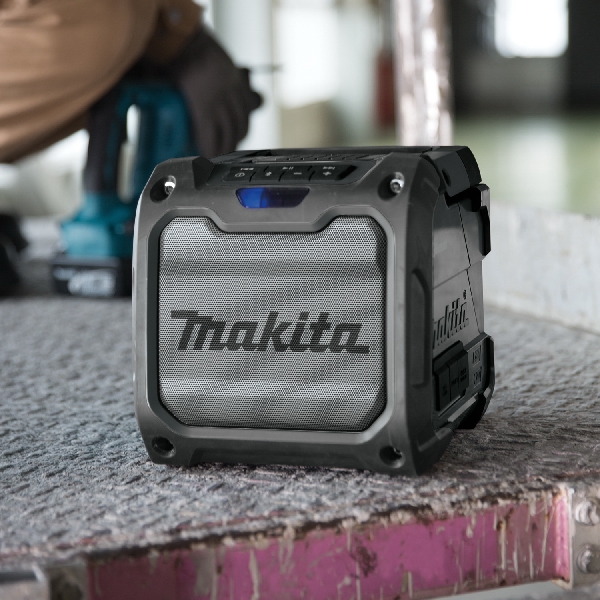 Makita XRM08B Jobsite Speaker, Tool Only, 12 to 18 V, Wireless, Includes: (1) AC Adapter - 2