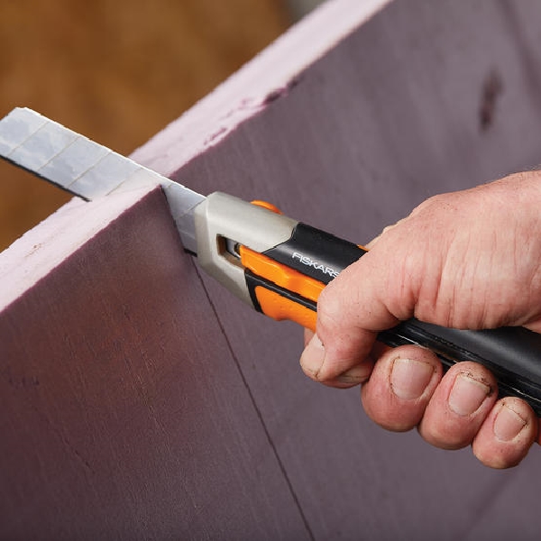 Fiskars 770220-1001 Utility Knife, 5-1/2 in L Blade, HCS Blade, 1-Blade, Comfort Grip Handle, Black/Orange Handle - 3