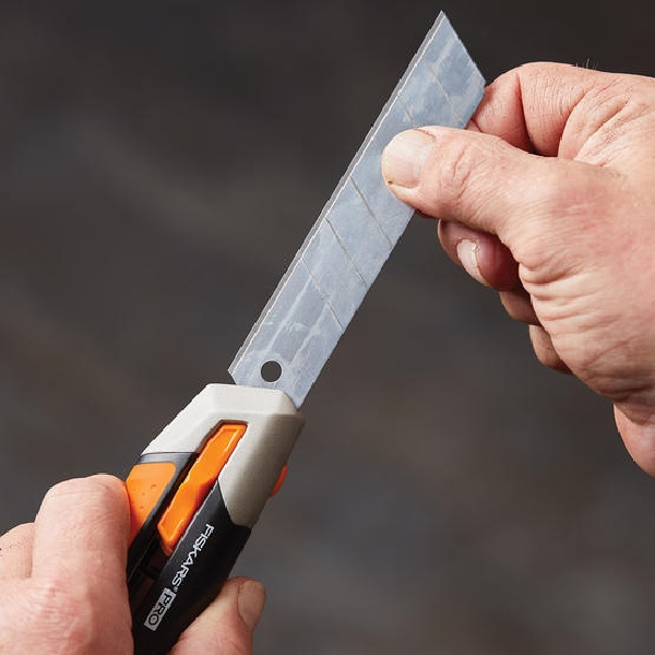 Fiskars 770220-1001 Utility Knife, 5-1/2 in L Blade, HCS Blade, 1-Blade, Comfort Grip Handle, Black/Orange Handle - 5