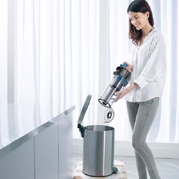 Black+Decker BDASL202 Vacuum Cleaner, 900 W, 20 ft L Cord, Black/Blue Housing - 4