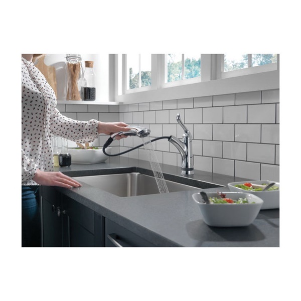 Delta 4353-DST Pull-Out Kitchen Faucet, 1.5 gpm, 1-Handle, 3-Faucet Hole, Brass, Chrome Plated, Deck