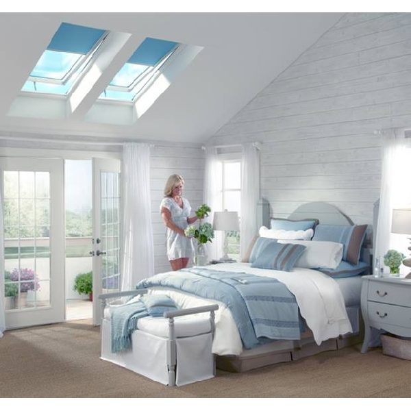 Velux VCM22222004 Skylight, 26-5/8 in OAW, 26-5/8 in OAH, Manual Operation, Adhesive Installation, Wood Frame, White - 2