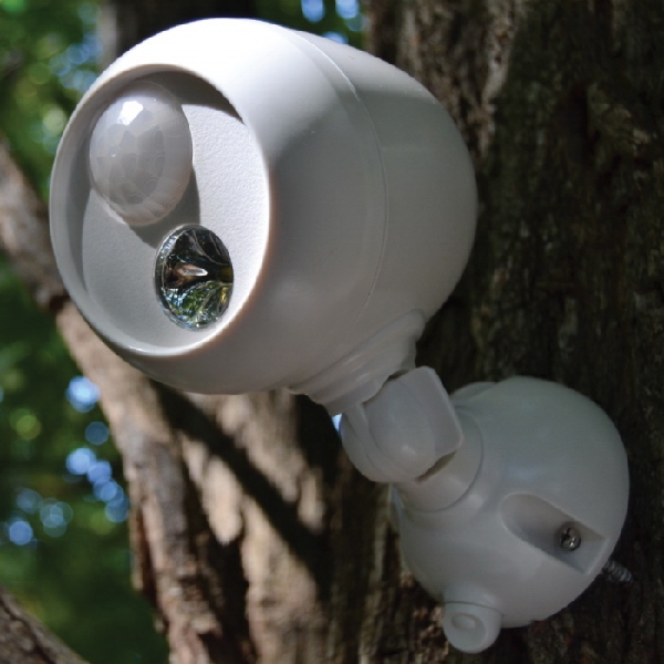 Mr Beams MB330-WHT-01-04 Mini Spot Light, White Fixture, Cool White Light, 4.33 in L x 3.43 in W x 6.5 in H Dimensions