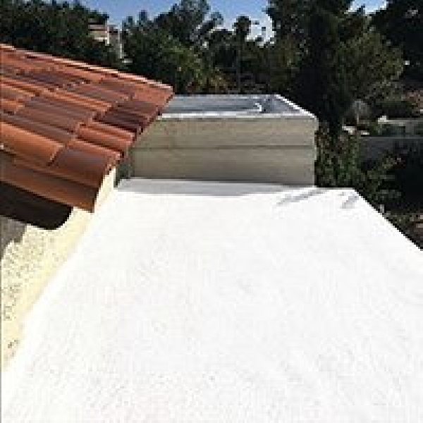 Gaco GacoElastomeric GSE1500-2 Silicone Roof Coating, White, 2 gal Container, Liquid - 3