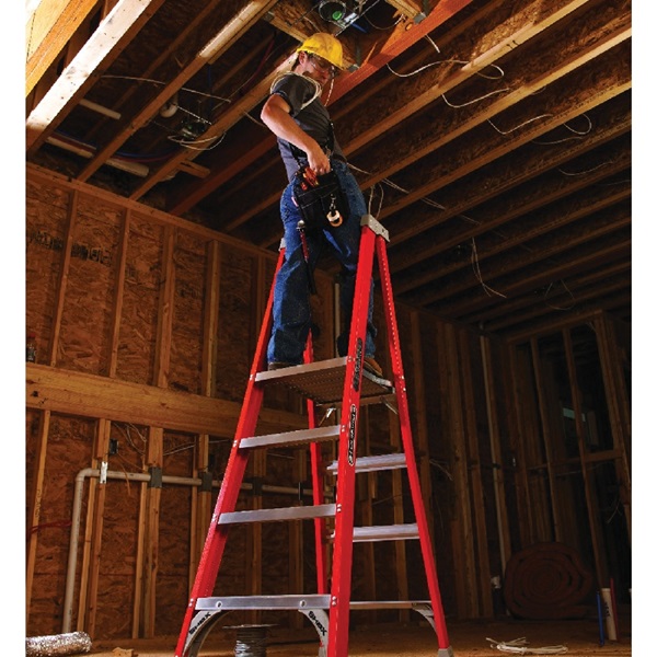 Louisville FXP1700 Series FXP1706 Pinnacle Pro Platform Step Ladder, 45 in Max Standing H, 300 lb, 3 in D Step - 2