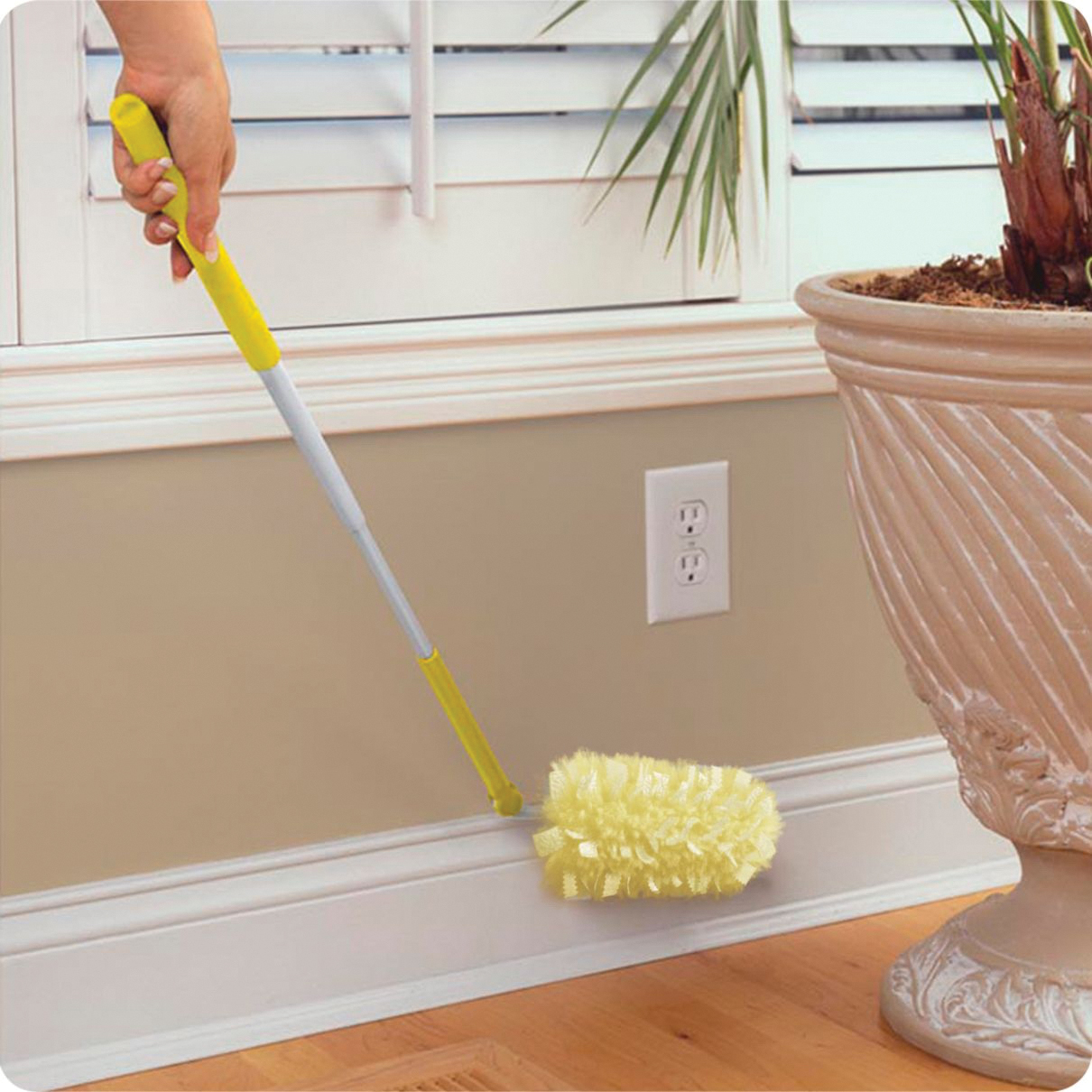 Swiffer 82074 Duster Starter Kit, Microfiber Head, Plastic Handle, 3 ft L Handle, White/Yellow