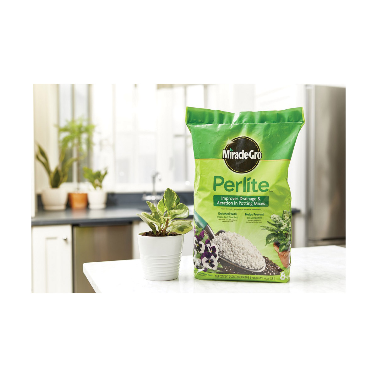 Miracle-Gro 74278430 Perlite, Granular, Off-White/White, Mild, 8 qt Bag - 2