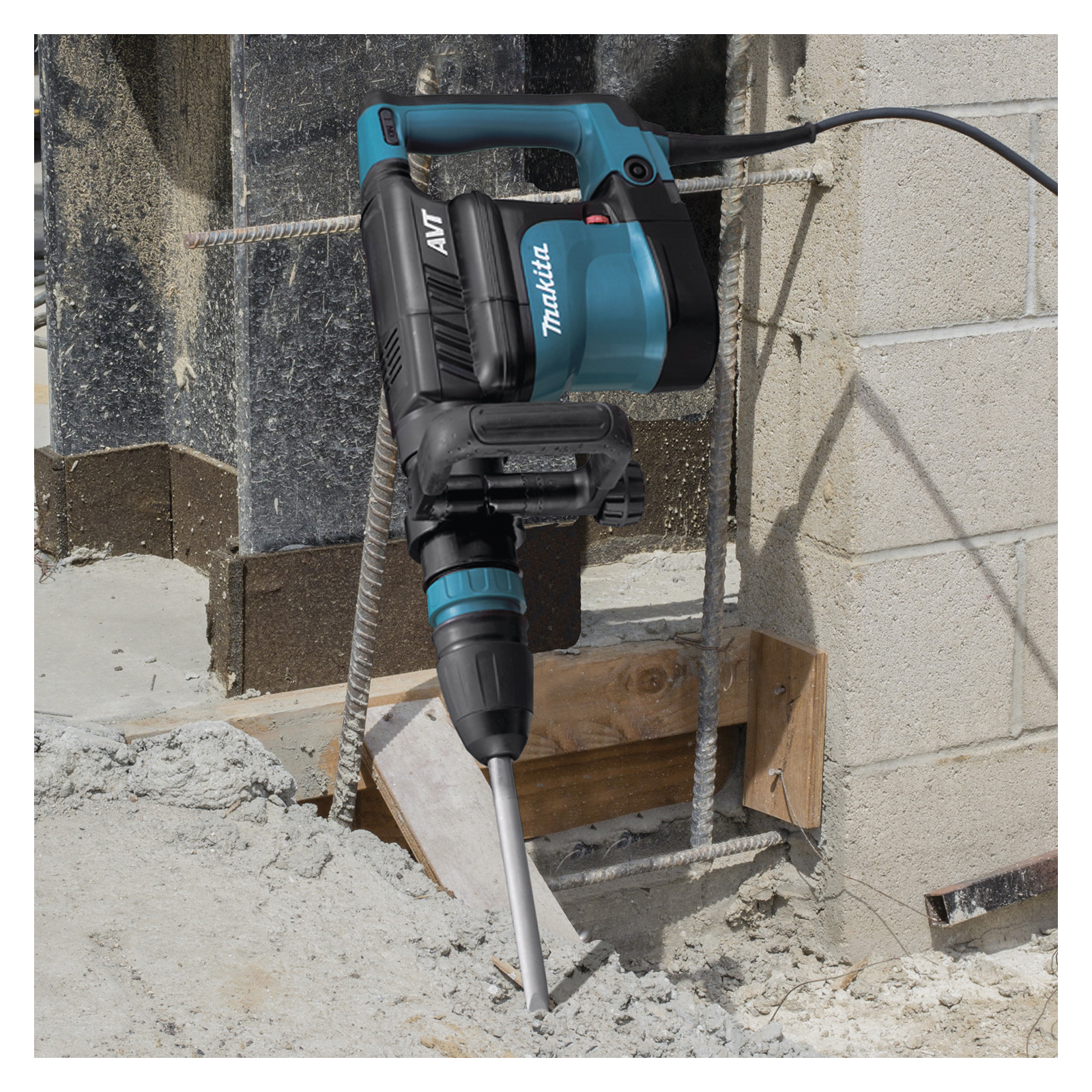 Makita HM1111C Demolition Hammer, 120 V, 14 A, SDS-Max Chuck, 1100 to 2650 BPM - 4