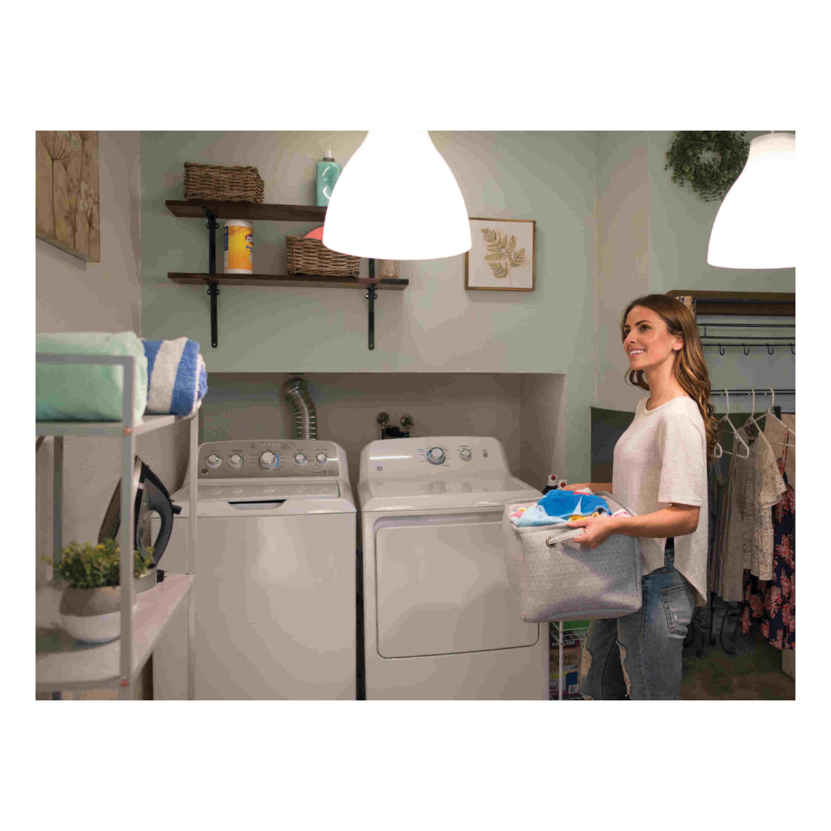 Feit Electric A450/827/MM2/LEDI IntelliBulb LED Bulb, Motion Activated, Specialty, A19 Lamp, 40 W Equivalent