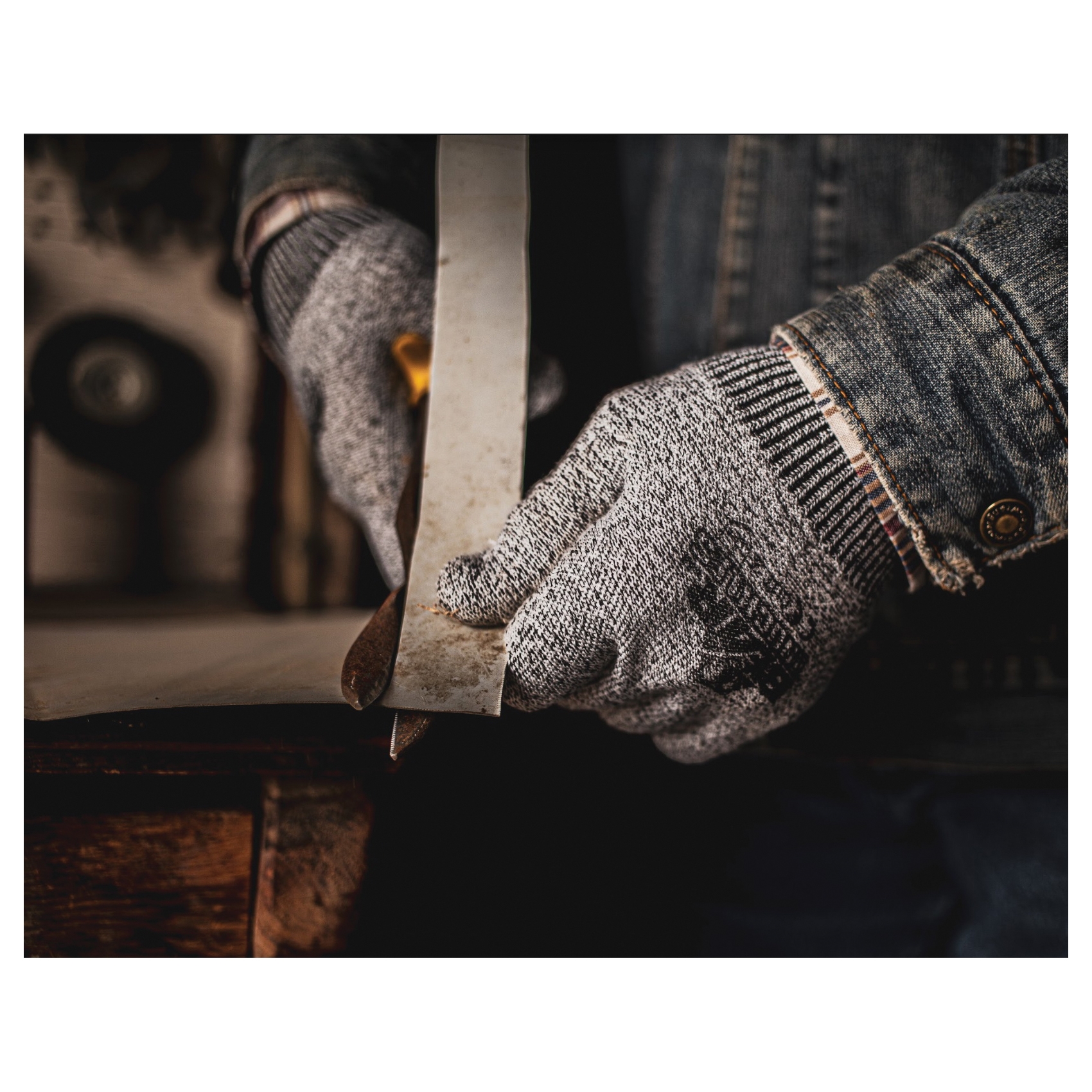 Bear Knuckles C5000-M Gloves, M, 8-1/2 to 9 in L, Fabric - 2