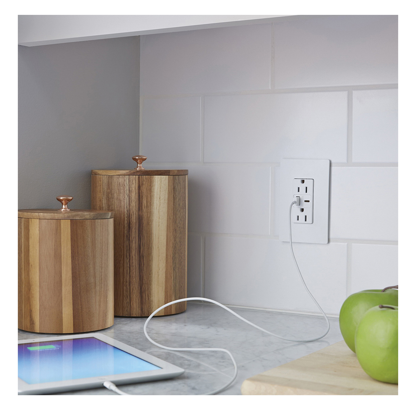 Radiant USB Outlet, Pass & Seymour, 15 A, 125 V, AC USB, White - 5