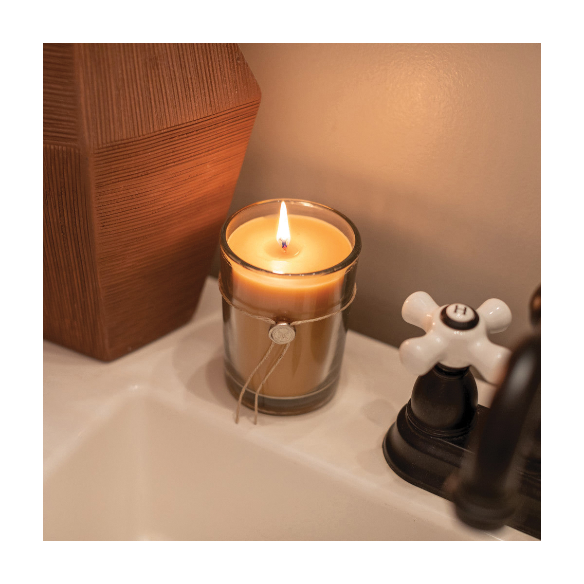 Votivo VT35 Aromatic Candle, 6.8 oz, Black Ginger, 60 hr