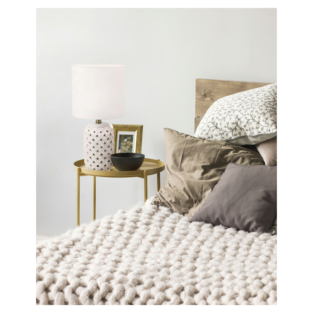 Luana Table Lamp, Canarm, 16-1/4 in H, 1-Light, White/Gold - 4