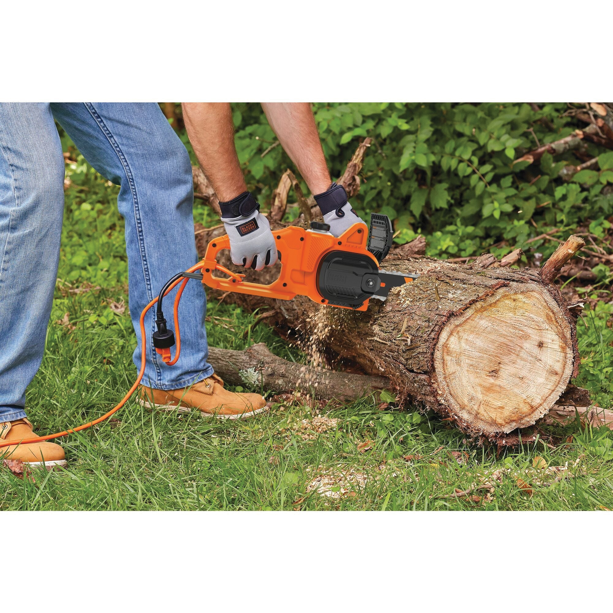 Black+Decker BECS600 Electric Chainsaw, 8 A, 14 in L Bar/Chain