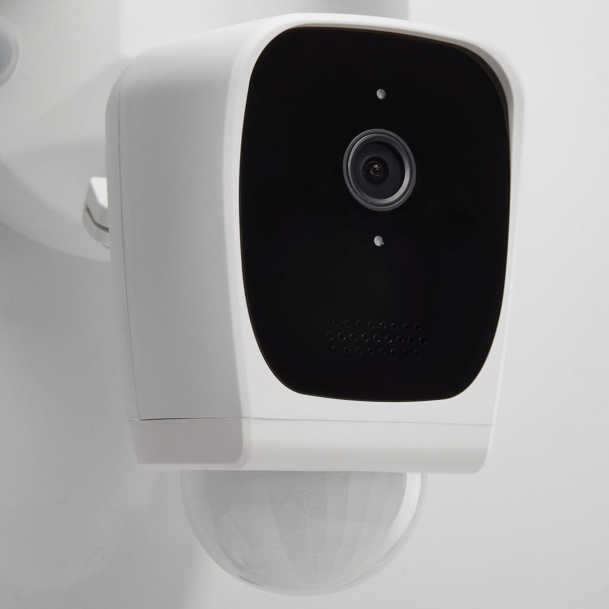 Satco Bullet Series 65-900 Security Camera with Light, 150 deg View, 1080 pixel Resolution, Motion Image Sensor, White