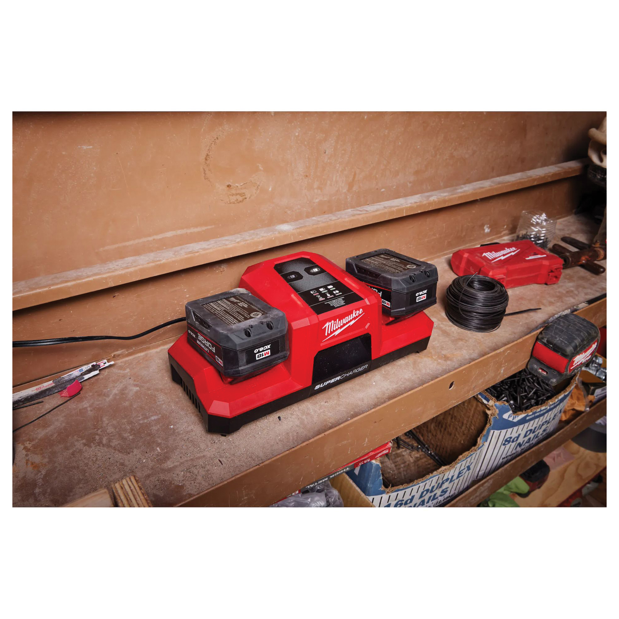 Milwaukee M18 48-59-1815 Dual Bay Simultaneous Super Charger, 120 V, 15 min Charge