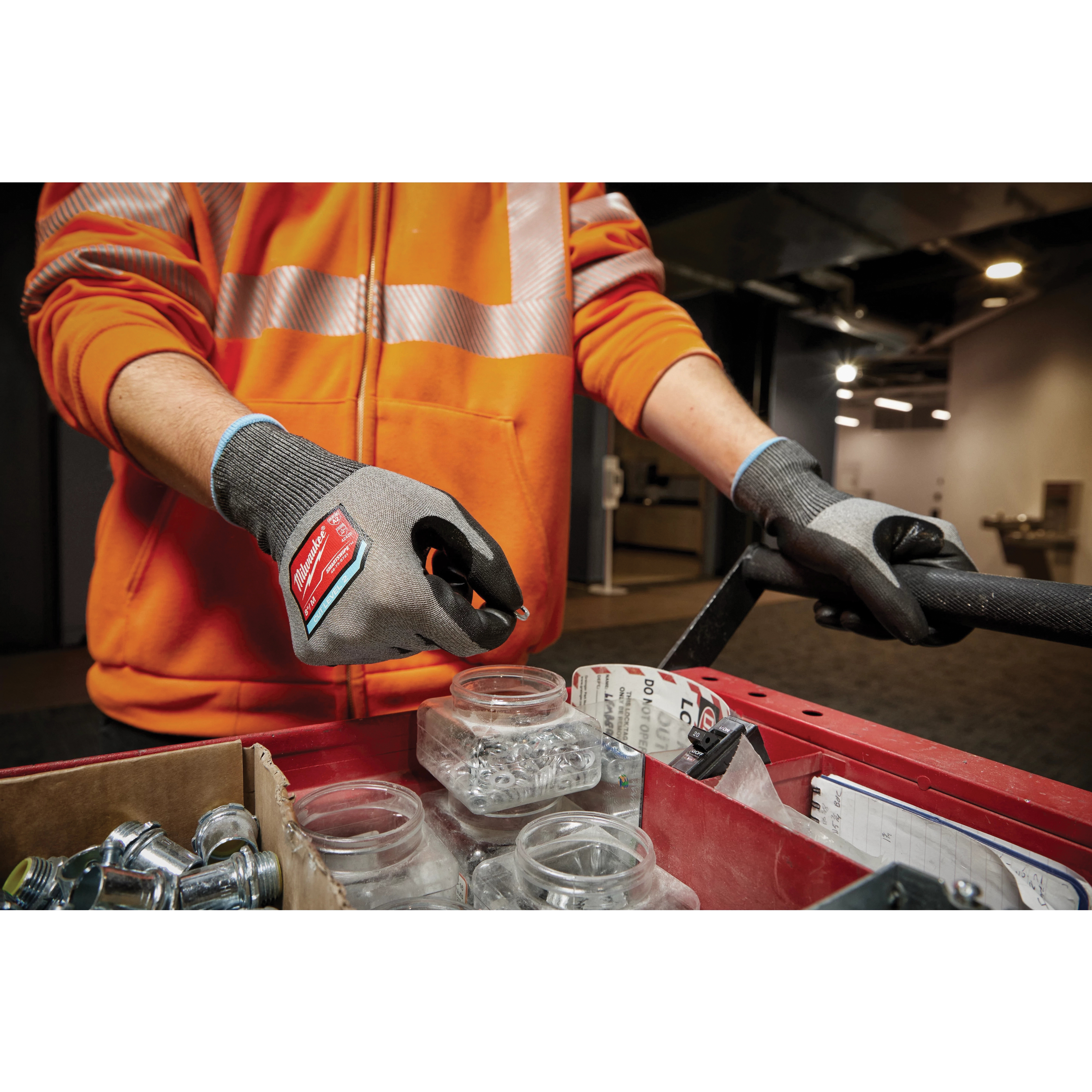 Milwaukee Cut Level 2 Series 48-73-8721 High-Dexterity Dipped Gloves, Unise, M, 11.23 in L, Reinforced Thumb, Gray - 3