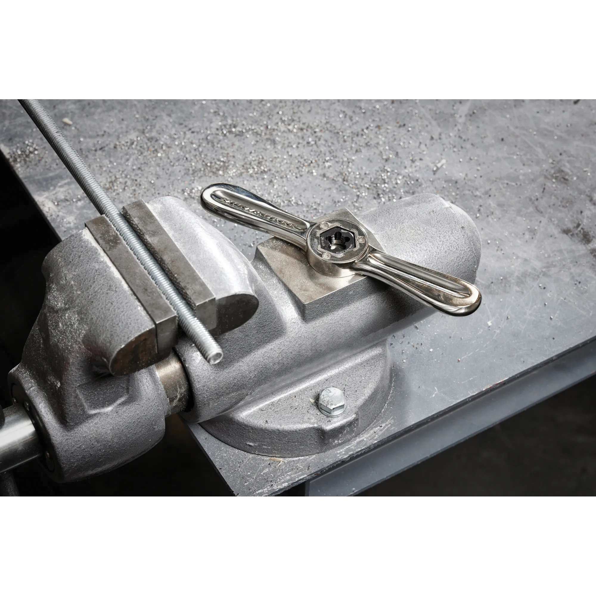 Milwaukee 49-57-5003 Tap and Die Threading Handle​, 1 in Tap/Die, 11 in L, Metal, Ergonomic Grip Handle - 3