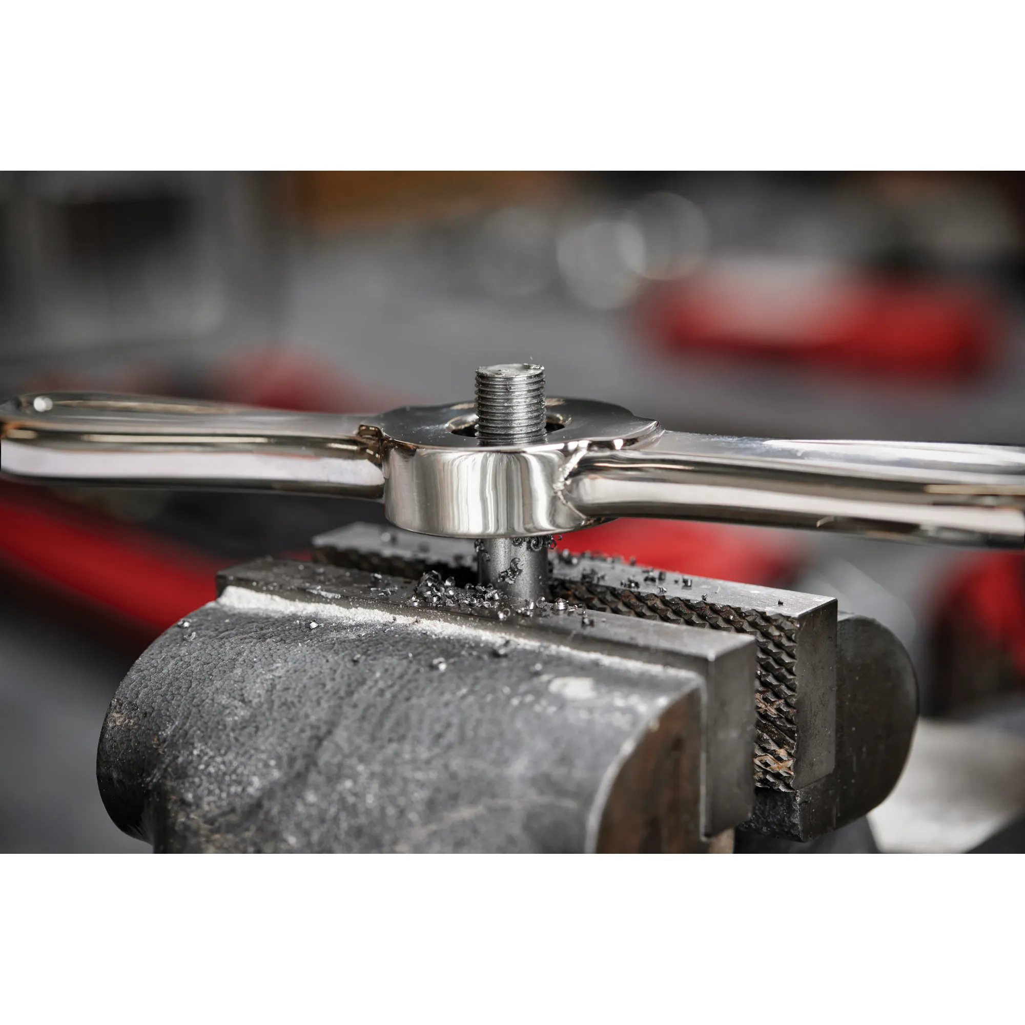 Milwaukee 49-57-5003 Tap and Die Threading Handle​, 1 in Tap/Die, 11 in L, Metal, Ergonomic Grip Handle - 4