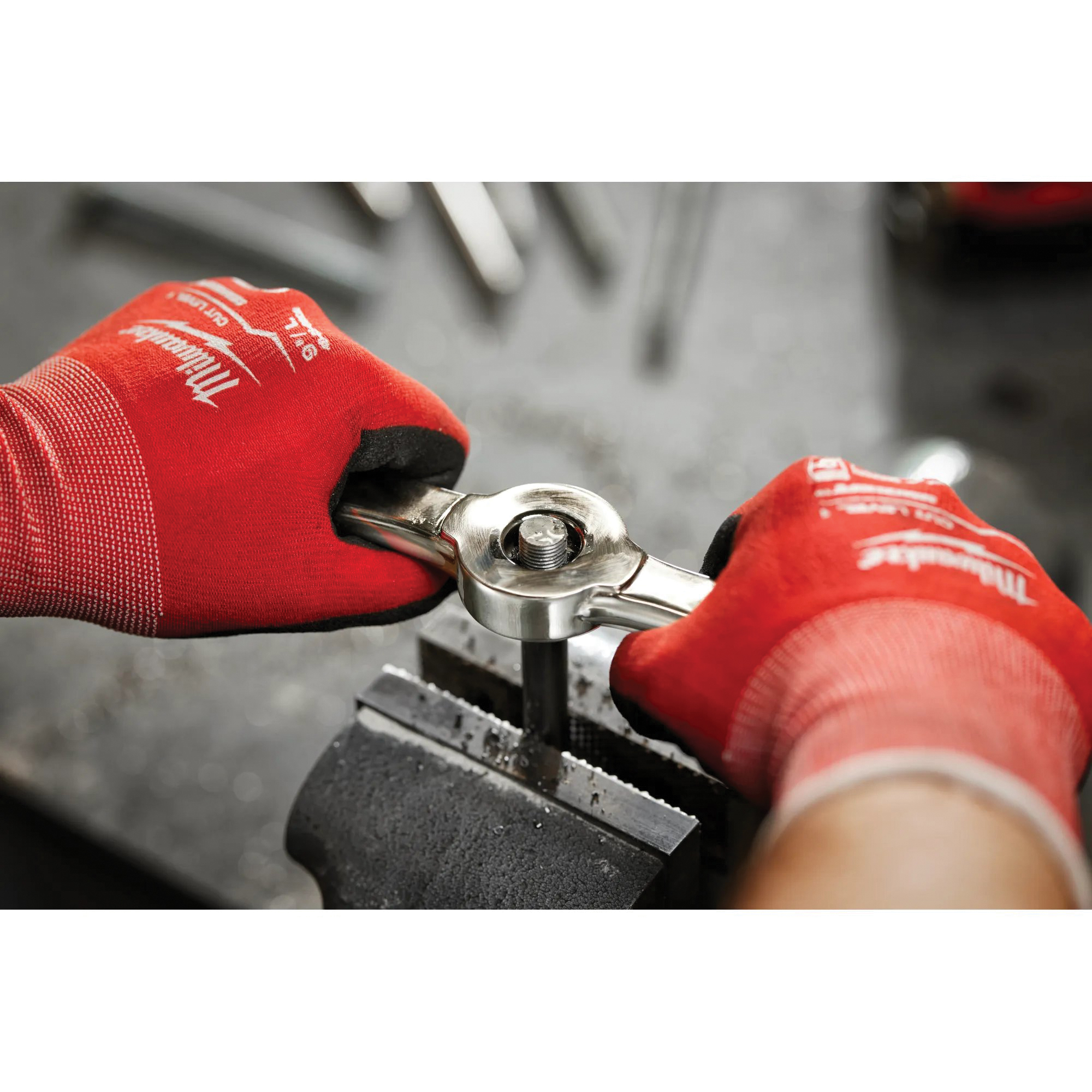 Milwaukee 49-57-5003 Tap and Die Threading Handle​, 1 in Tap/Die, 11 in L, Metal, Ergonomic Grip Handle - 5