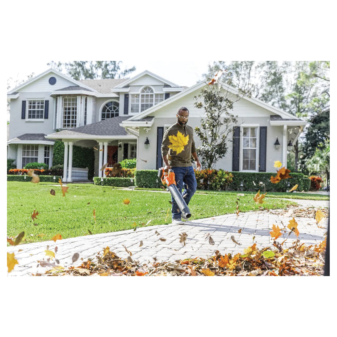 Husqvarna 970 56 99-04 Leaf Blaster, Battery Included, 7.5 Ah, 40 V, Lithium-Ion, 800 cfm Air