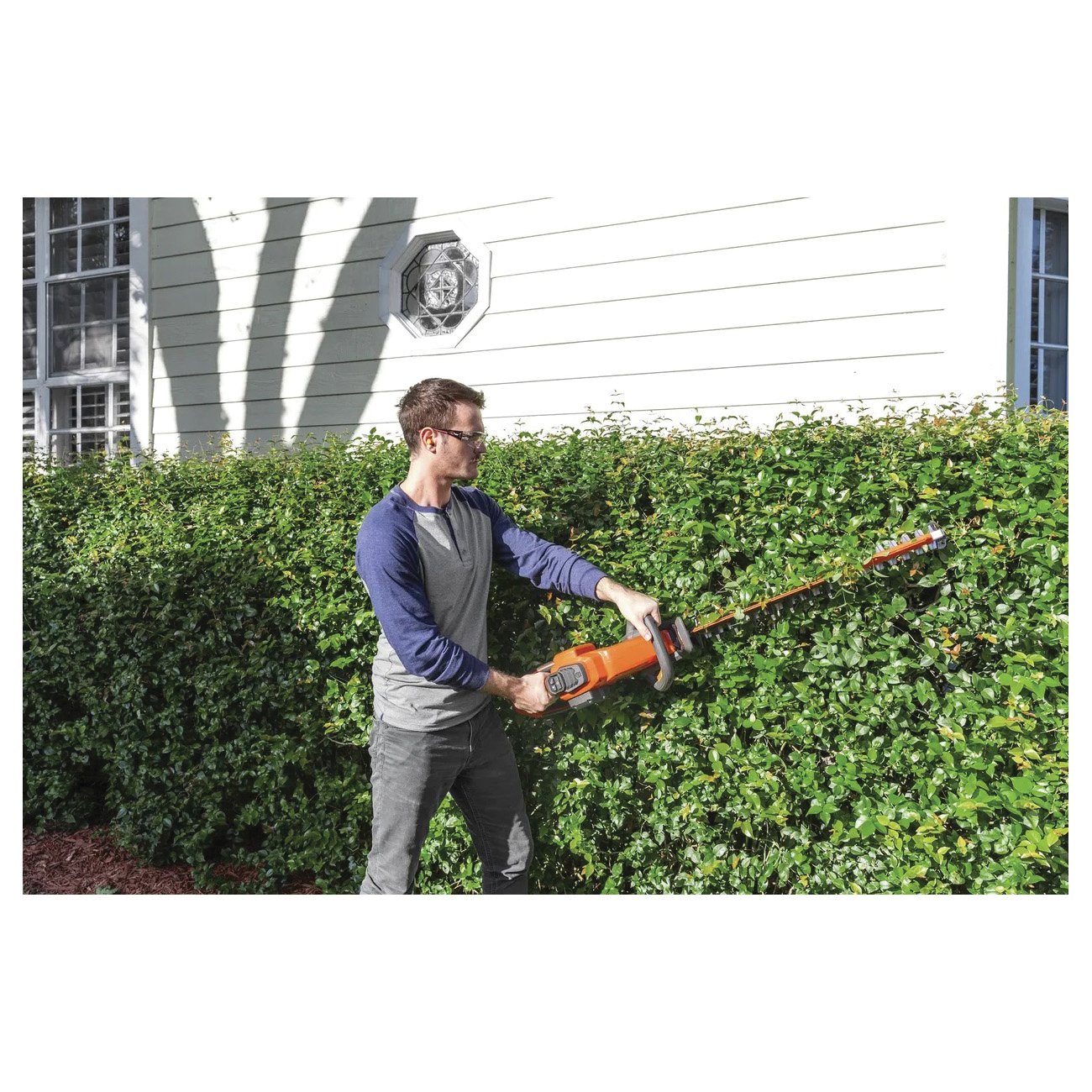 Husqvarna 970 59 26-02 Hedge Trimmer, Battery Included, 4 Ah, 42 V, Lithium-Ion, 1 in Cutting Capacity