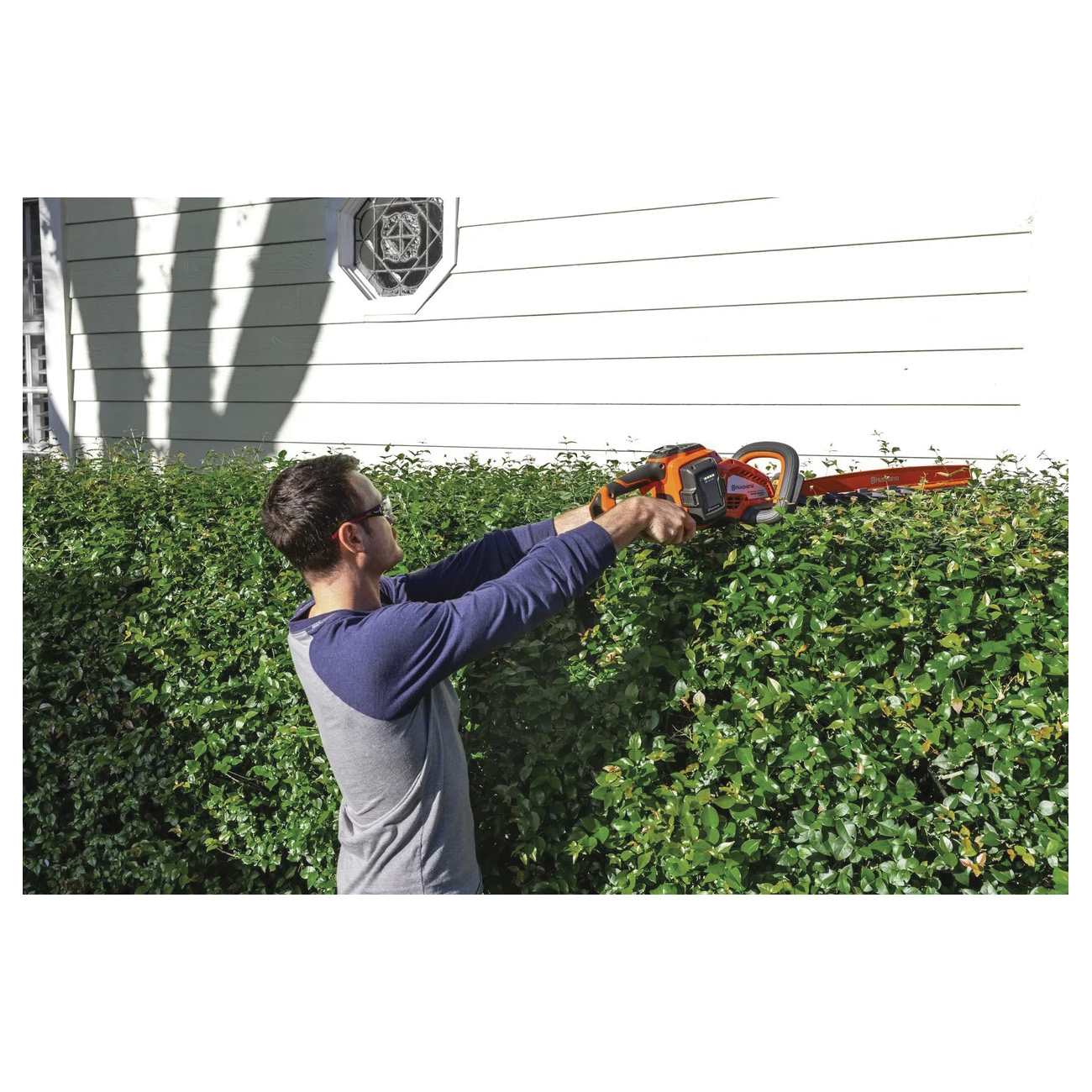 Husqvarna 970 59 26-02 Hedge Trimmer, Battery Included, 4 Ah, 42 V, Lithium-Ion, 1 in Cutting Capacity