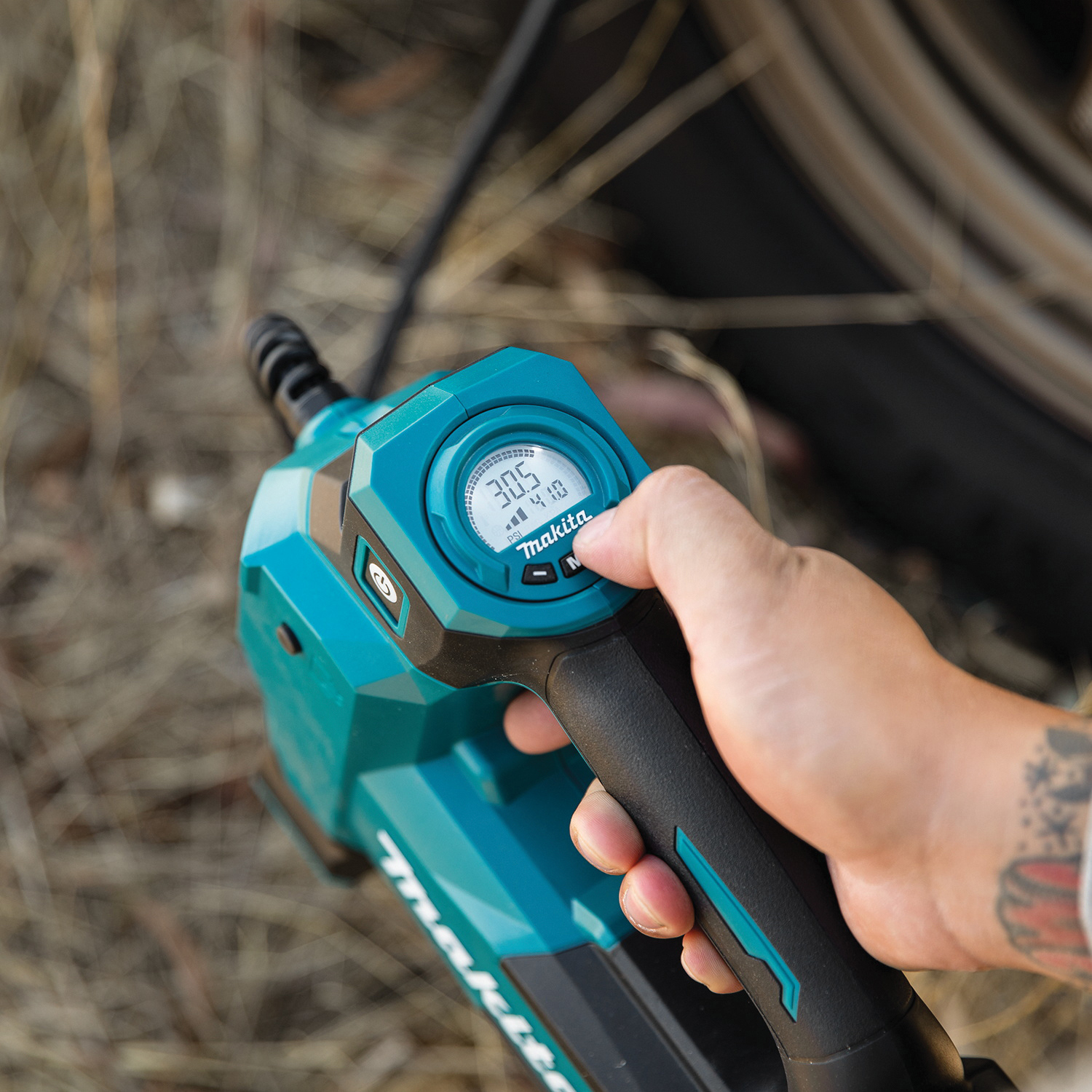 Cordless Tire Inflator, Makita, 40 V, 160 psi Pressure, Digital - 3