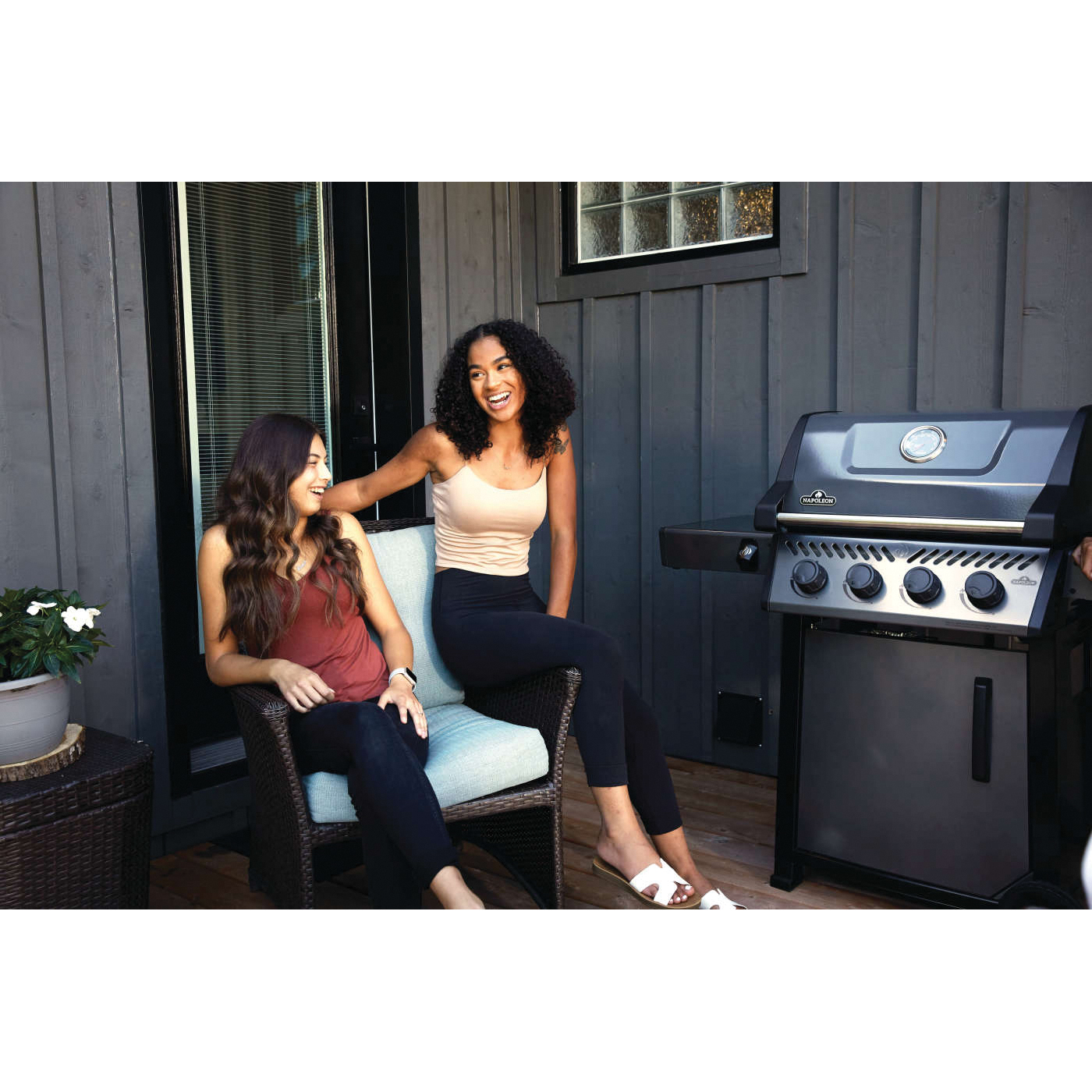 Gas Grill, Napoleon, Freestyle 425, 38,000 Btu, Propane, 4-Burner, 425 sq-in Primary Cooking Surface - 5