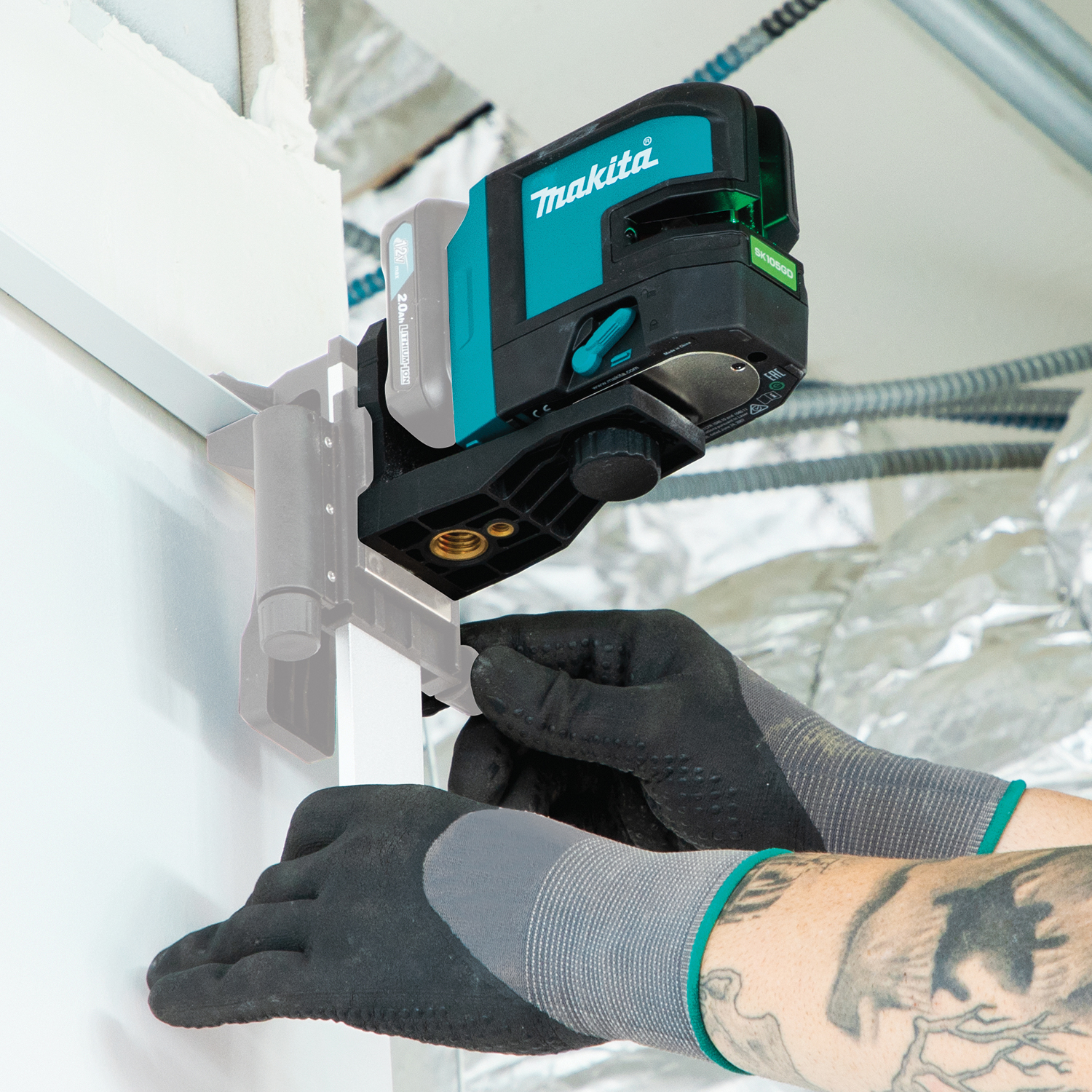 Makita CXT Series SK105GDZ Cross Line Beam Laser, 115 ft Without Detector, 262 ft with Detector, +/-1/8 in Accuracy - 3