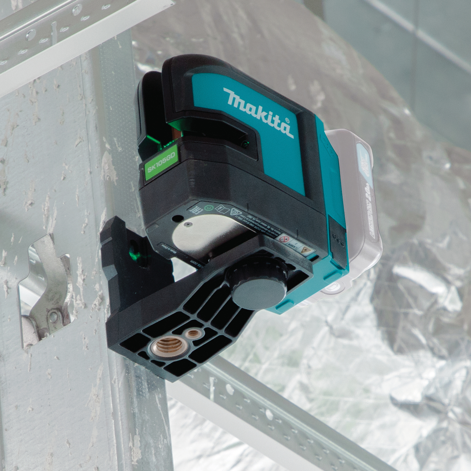 Makita CXT Series SK105GDZ Cross Line Beam Laser, 115 ft Without Detector, 262 ft with Detector, +/-1/8 in Accuracy - 4