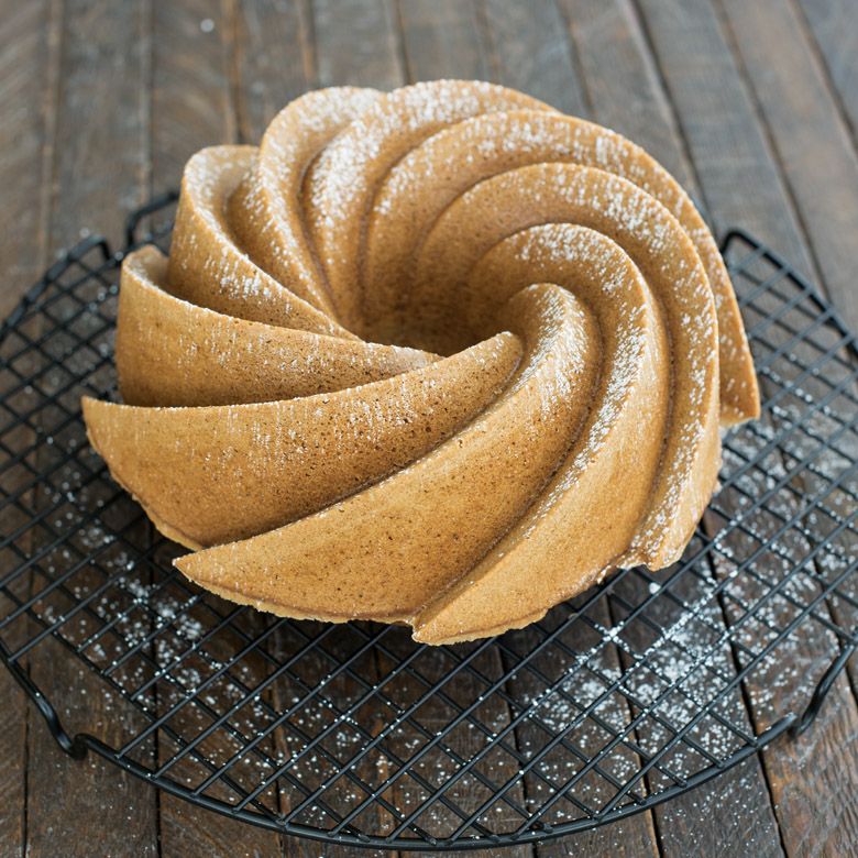 Nordic Ware Heritage Bundt Series 80677 Cake Pan, 10 Cup, Aluminum, Non-Stick: Yes