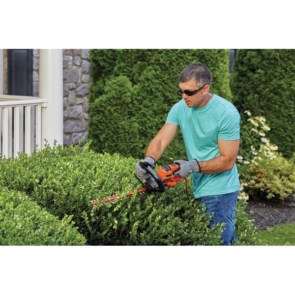 Black+Decker BEHT100 Electric Hedge Trimmer, 3 A, 120 V, 5/8 in Cutting Capacity, 16 in Blade, T-Shaped Handle - 2