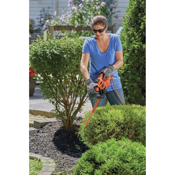 Black+Decker BEHT100 Electric Hedge Trimmer, 3 A, 120 V, 5/8 in Cutting Capacity, 16 in Blade, T-Shaped Handle - 3
