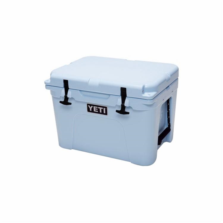 YETI Tundra YT35B Ice Cooler, 21-3/8 in W, 16-1/8 in D, 15-3/4 in H, 26 lb Ice, 21 Cans Beer Capacity, Polyethylene - 3