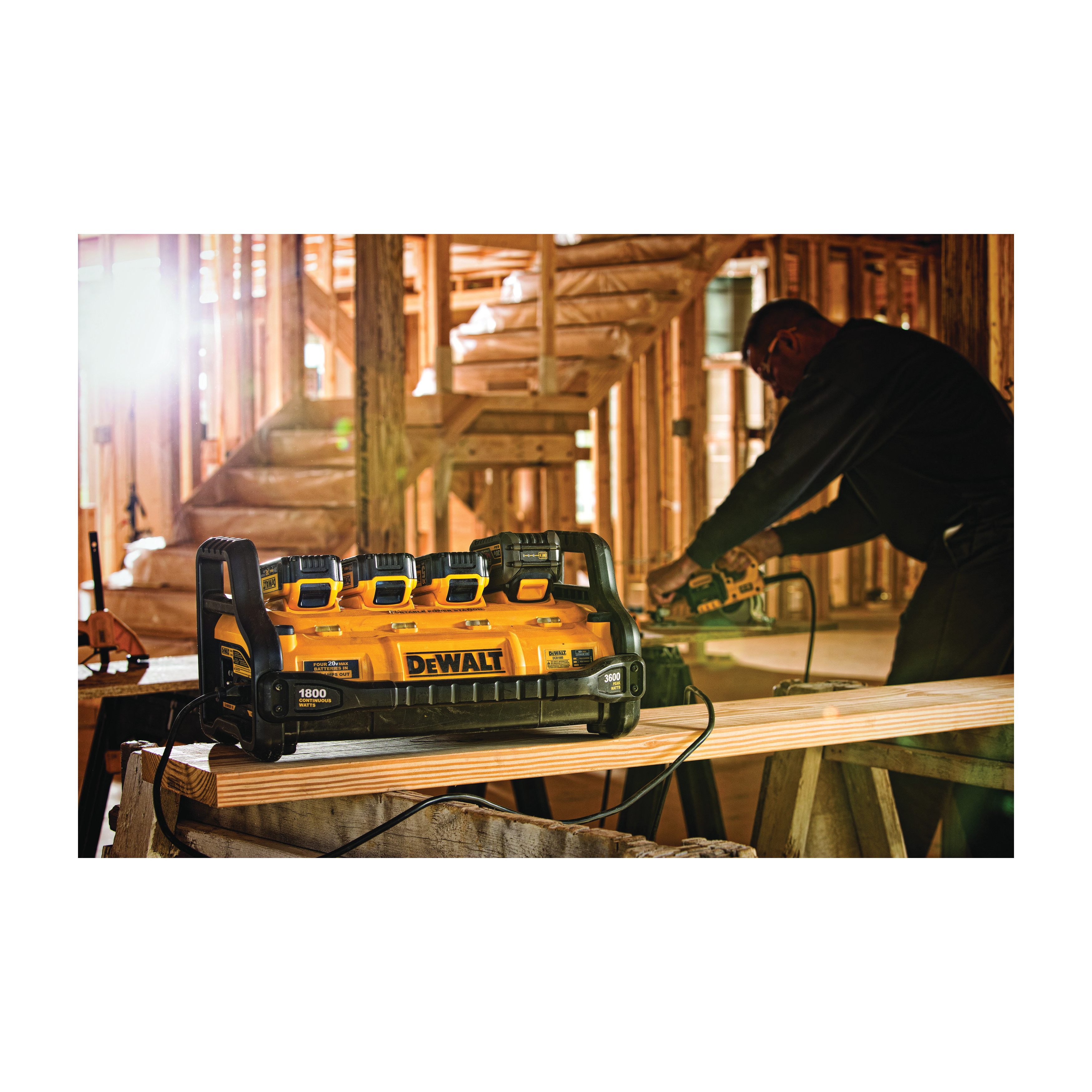 DeWALT&reg; DCB1800B