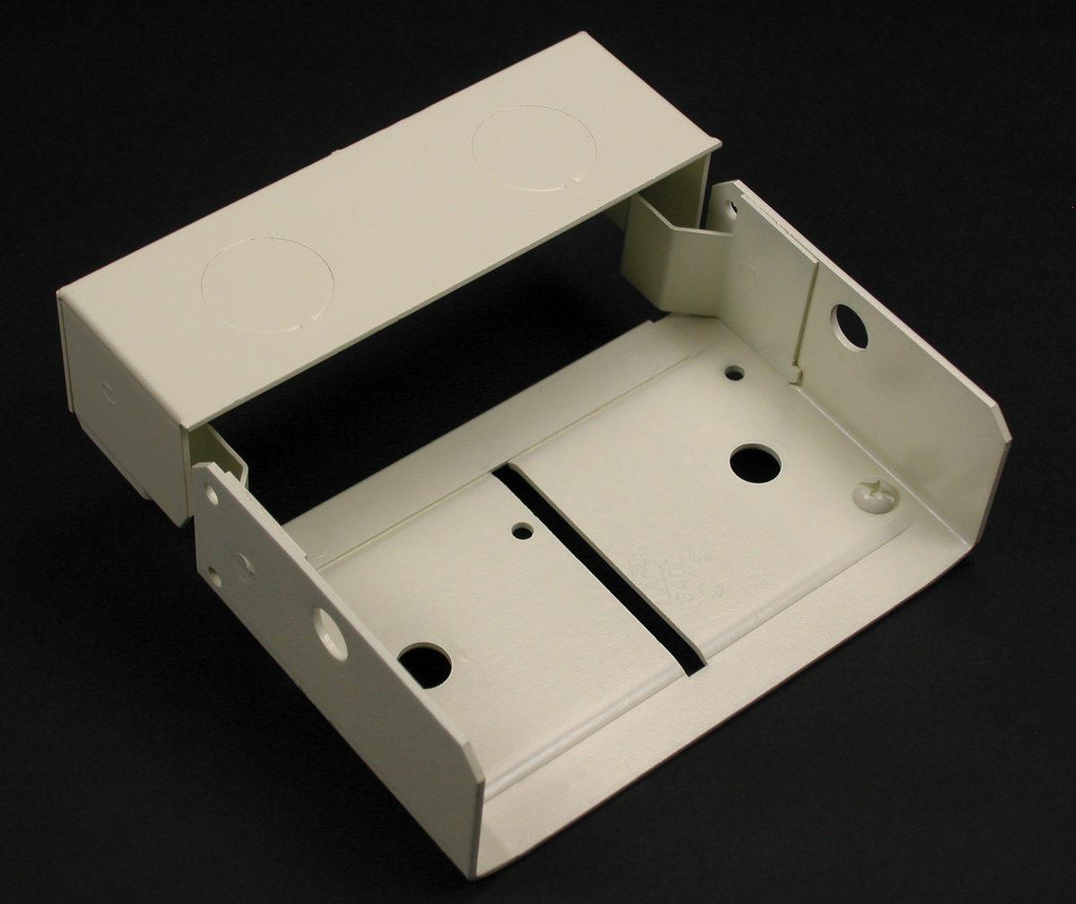 Wiremold® G4017TCA