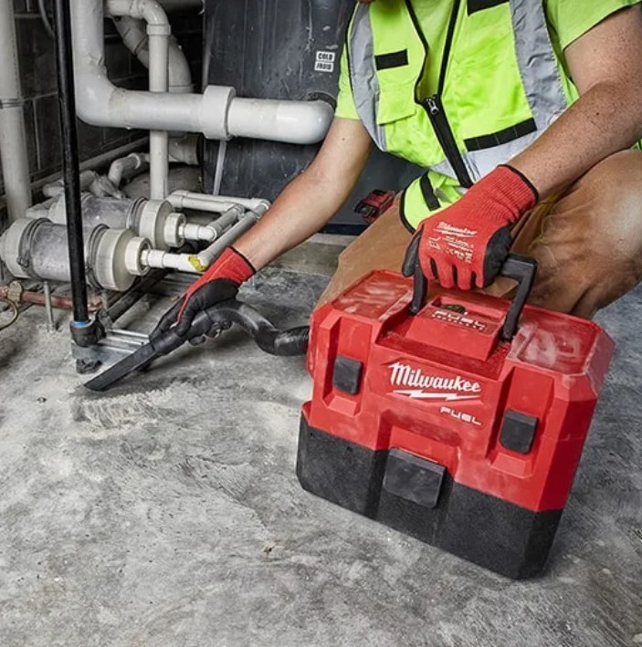 Cordless HEPA Wet/Dry Vacuum, Milwaukee, M12 Fuel, 1.6 gal, Tool Only - 5