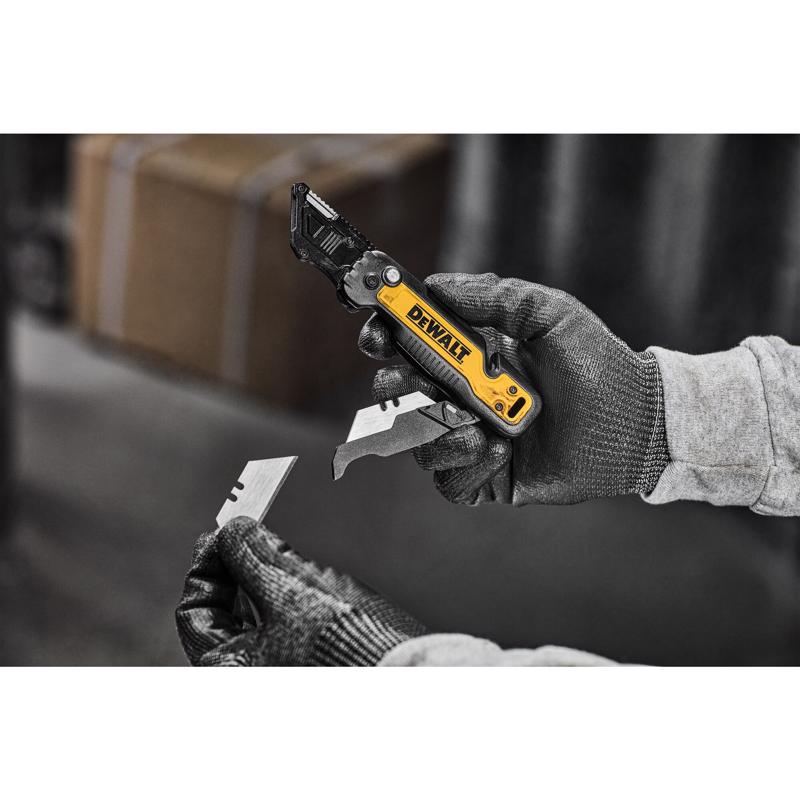 Folding Utility Knife, Dewalt, Push & Flip - 5