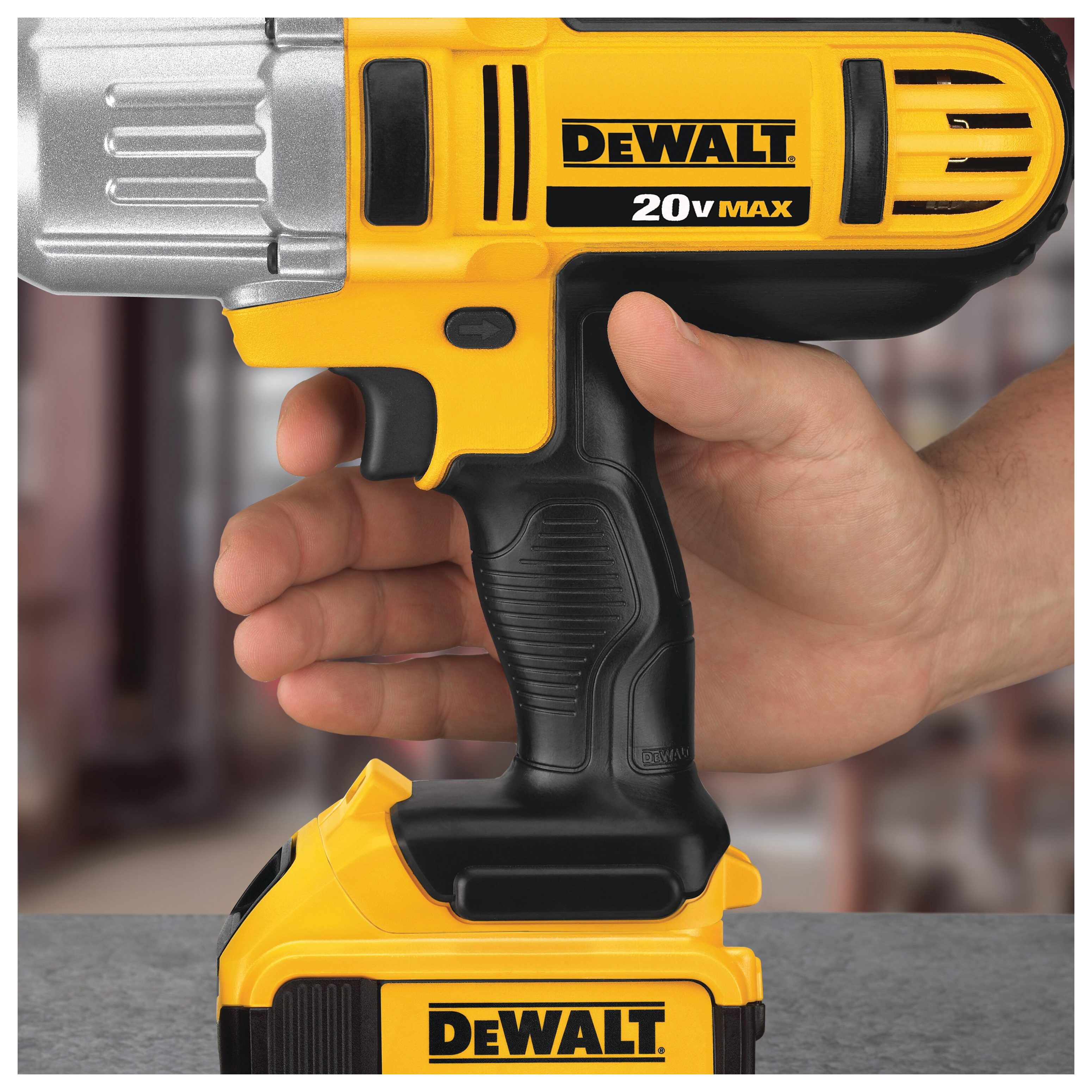 DeWALT® DCF889M2 1048675