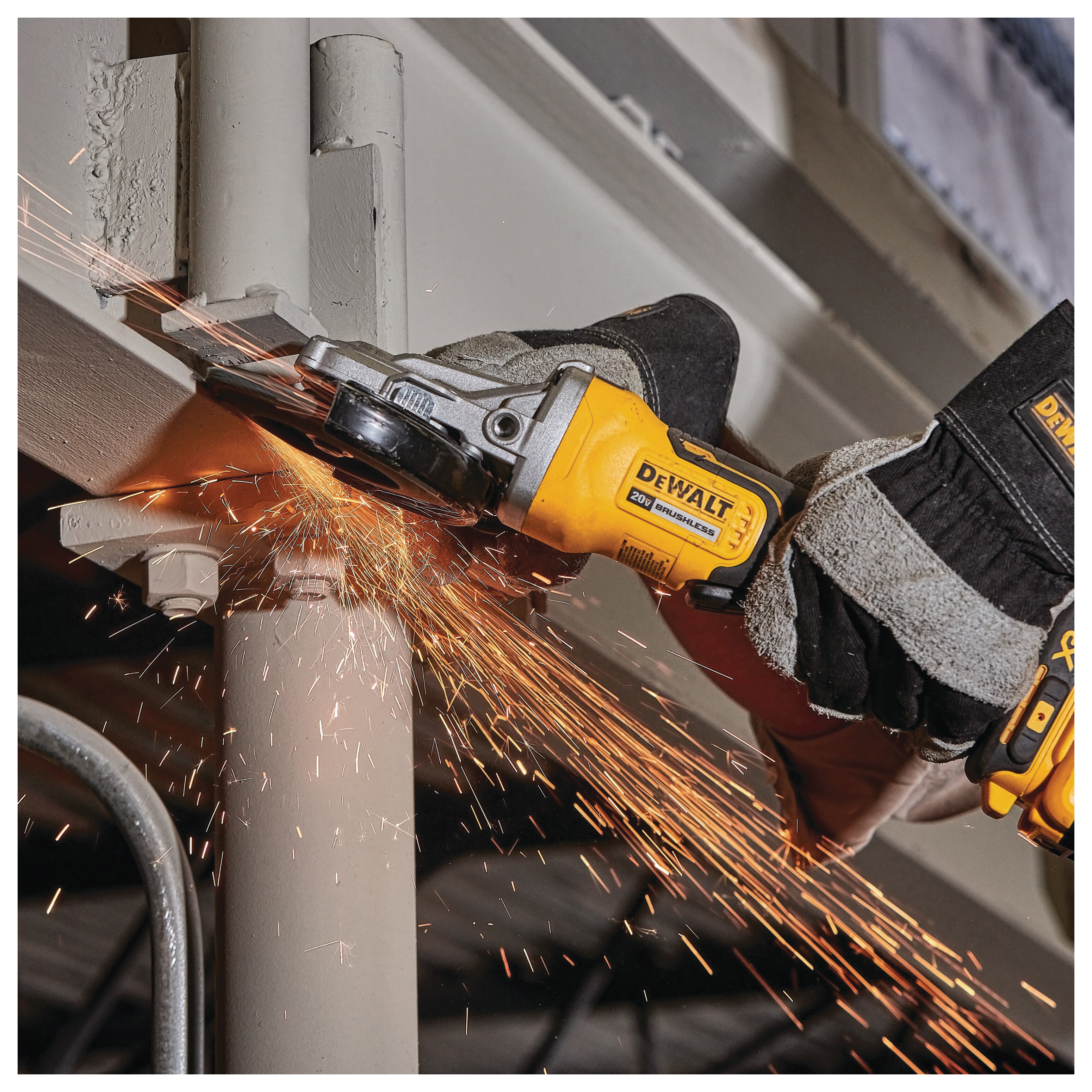 DeWALT® DCG413FR2 1089620