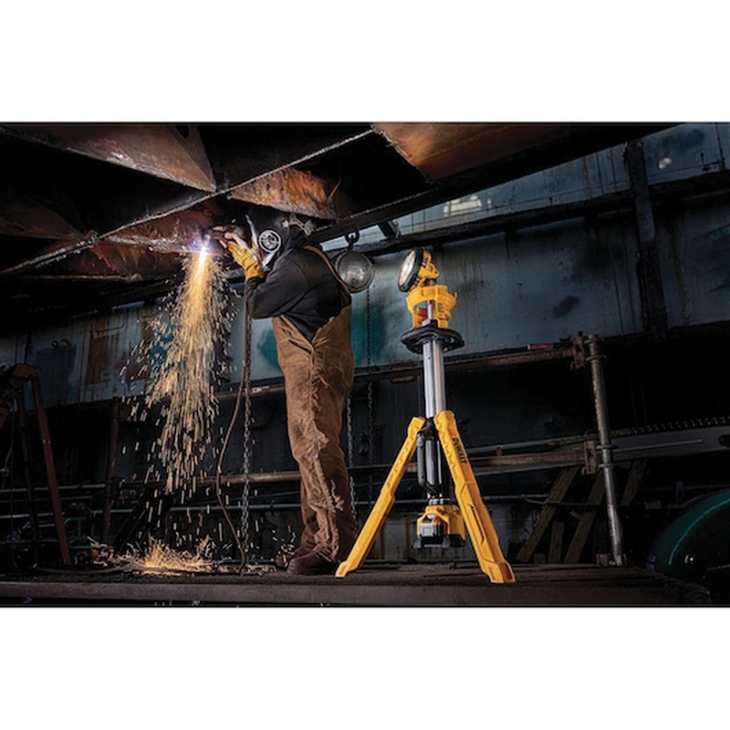 DeWALT® DCL079R1 Cordless Tripod Light, 20 V thumbnail 3