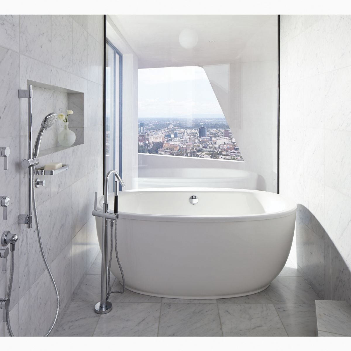 Kohler® Sunstruck® K-6369-0 Bathtub, Soaking Bath Therapy, Oval, 65-1/2 in L, 35-1/2 in W, Center Drain Location thumbnail 3