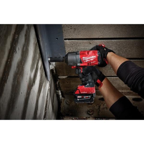 Milwaukee Cordless High Torque Impact Wrench Kit With Friction Ring, 3/4 in Drive, 1500 ft-lb thumbnail 4