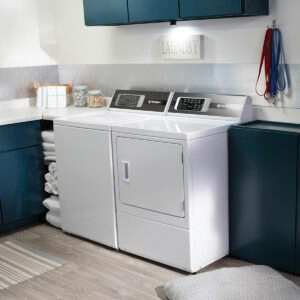 Speed Queen® DR7004WE 240V 30A 7 cu-ft 26-7/8 inch W x 28 inch D x 42-3/4 inch H Front Load Vented Electric Dryer with Digital Controls, Pet Plus Cycles, Steam Sanitize and Anti-Static, Galvanized/White thumbnail 3
